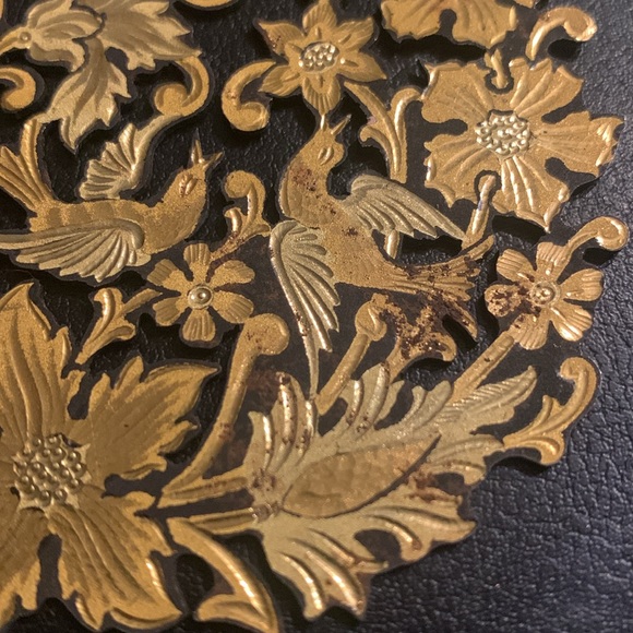 Antique Vintage 1940’s Madrid Damascene Very Large Medallion w/ 20 in chain - Picture 7 of 7